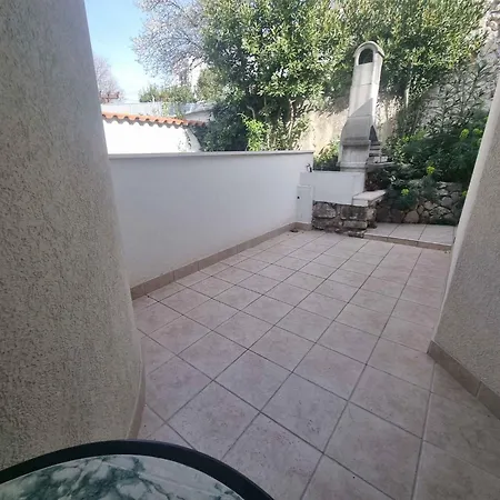 In 15235 Apartment Novi Vinodolski